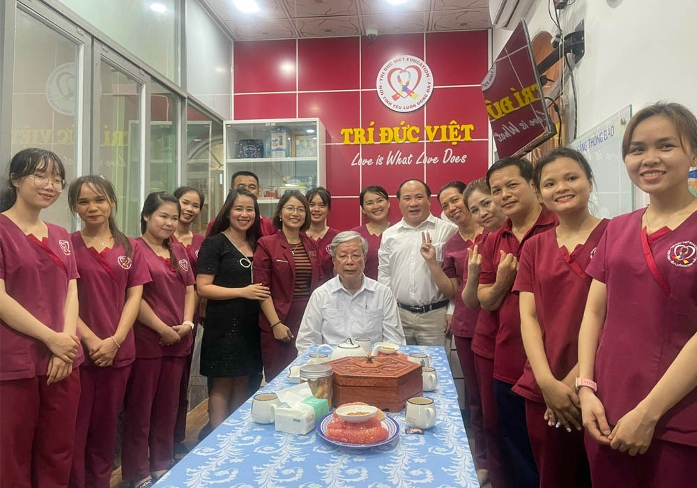 Chu-Tich-Hoi-Giao-Duc-va-CSSK-CD-Viet-Nam-Tham-va-lam-viec-tai-TDV