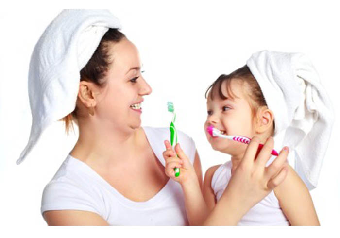 Cham-soc-suc-khoe-ve-sinh-rang-mieng-cho-be