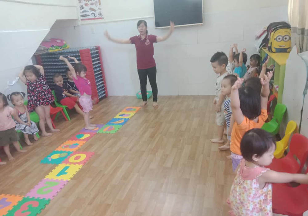 Vui-choi-sinh-hoat-cua-tre-tai-Truong-Hoa-Nhap-Tri-Duc-Viet